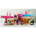 +VAT A bag of 7 various gin gift sets & approx 21 assorted gin miniatures (Note VAT added to bid