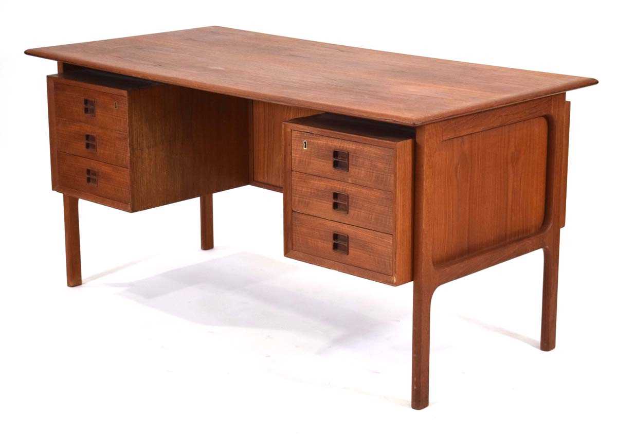 A 1960's Danish teak and crossbanded desk designed by Arne Vodder (1926-2009), the two 'floating' - Image 2 of 6