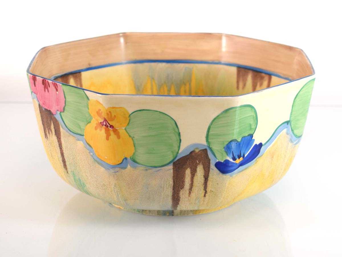 Clarice Cliff for Newport Pottery, aa Bizarre Range bowl of octagonal form decorated in the 'Delecia - Image 2 of 10
