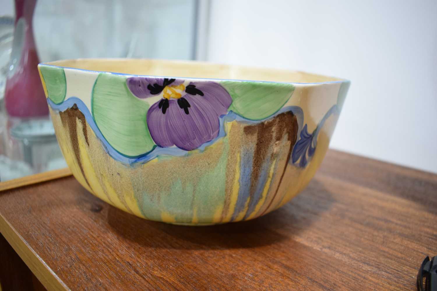 Clarice Cliff for Newport Pottery, aa Bizarre Range bowl of octagonal form decorated in the 'Delecia - Image 6 of 10