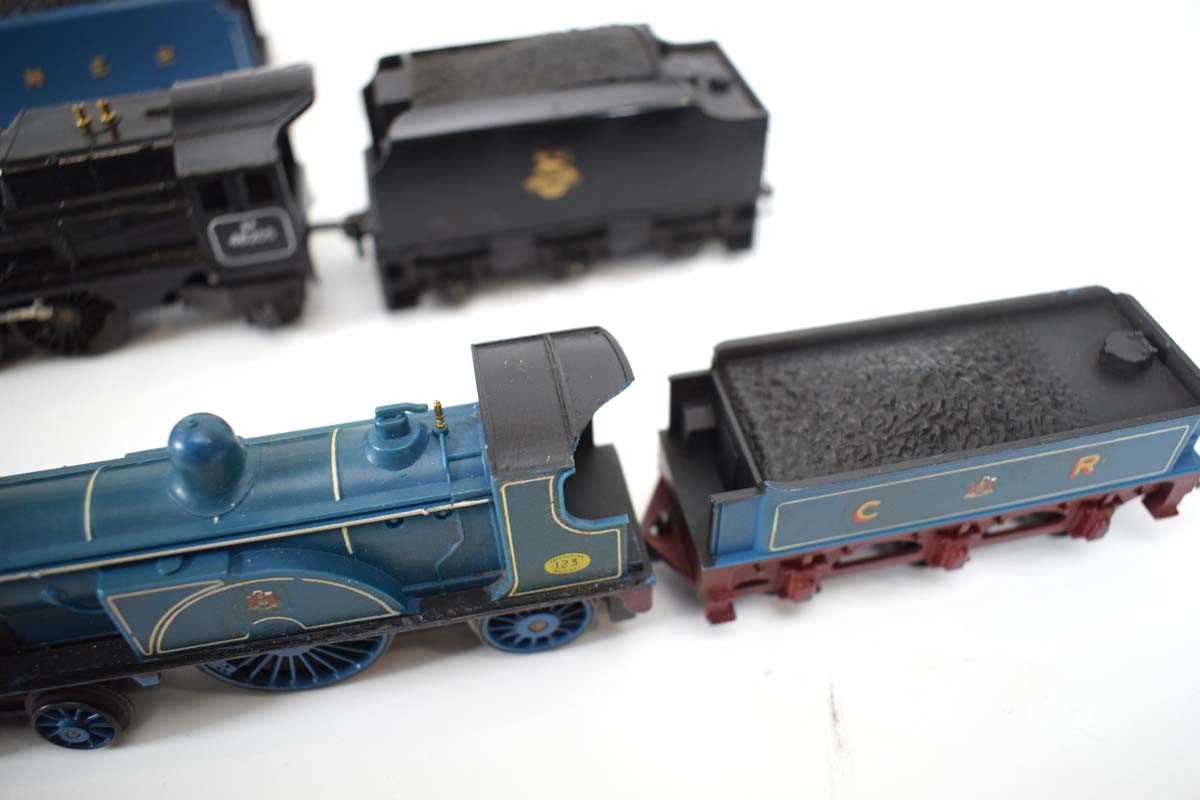 Three Hornby and Tri-ang OO gauge loco's and tenders comprising Sir Nigel Gresley, Princess Victoria - Image 3 of 3