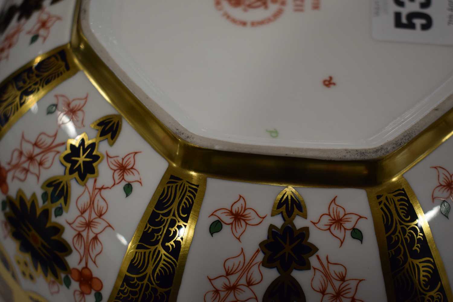 A Royal Crown Derby octagonal bowl, typically decorated in the 1128 Imari pattern, w. 21 cm Please - Image 5 of 18