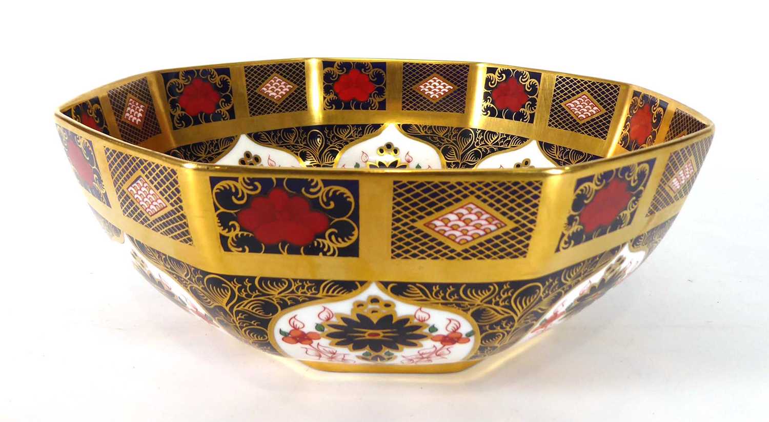 A Royal Crown Derby octagonal bowl, typically decorated in the 1128 Imari pattern, w. 21 cm Please