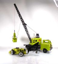 A Tonka Lumar Contractors tinplate crane and trencher (2)