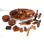 A group of treen collectables including sewing implements, containers, shoes etc.