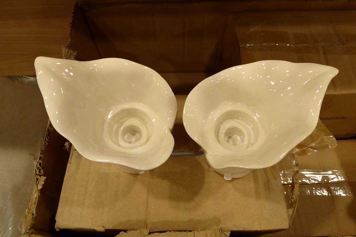 +VAT Box of white ceramic lily tealight holders - Image 3 of 6