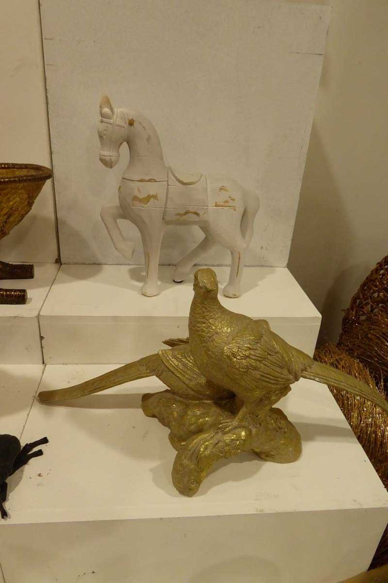 +VAT Selection of animal ornaments and planters - Image 5 of 9