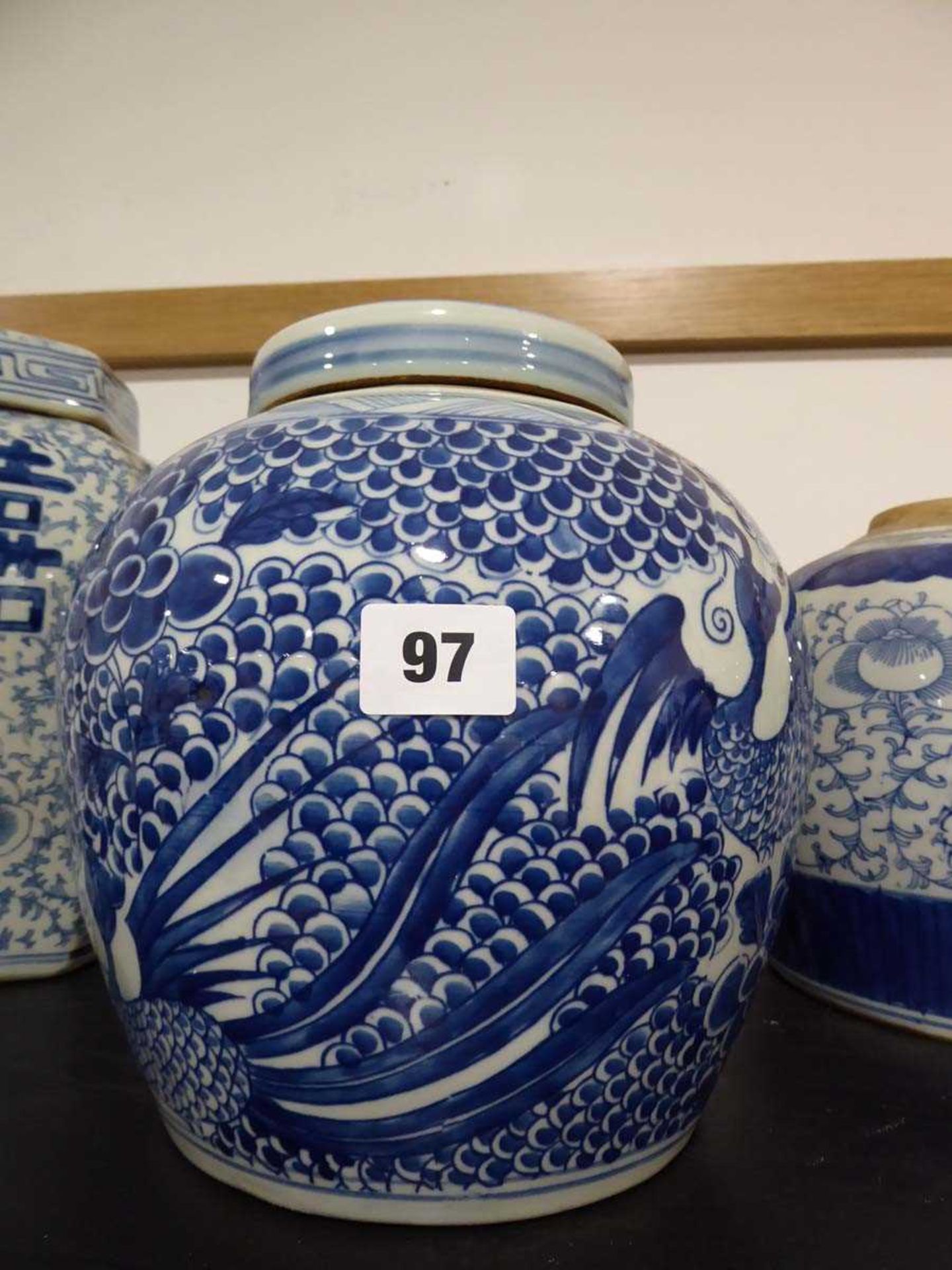+VAT 4 faux oriental ginger jars and covers (missing 1 cover) - Image 3 of 5