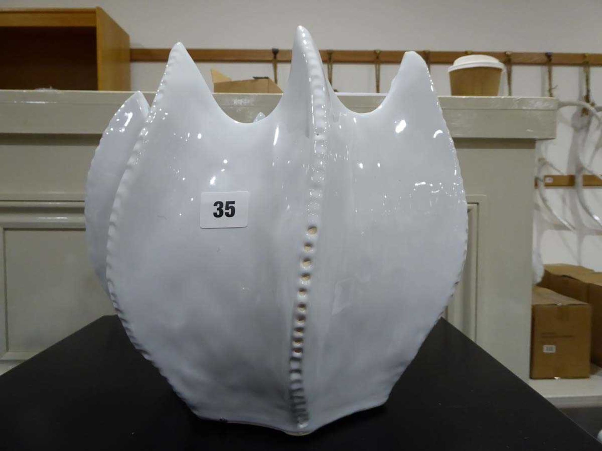 +VAT 5 white ceramic vases and sculptures - Image 4 of 6