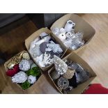 +VAT 4 boxes of misc. decor and decorations