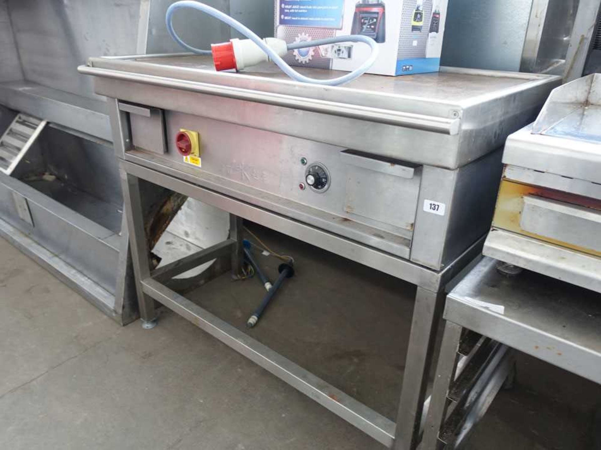 110cm electric large flat top griddle on stand