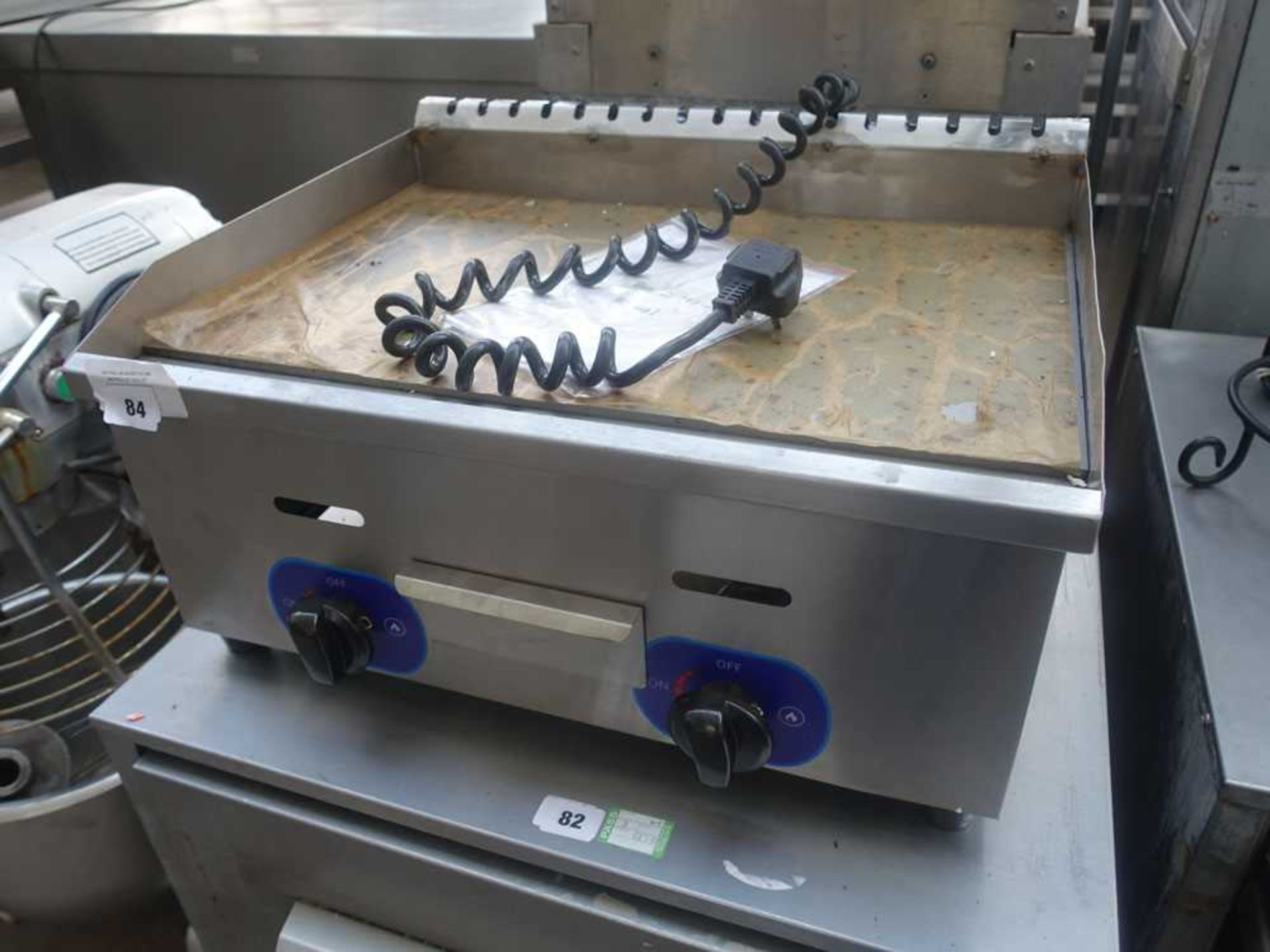 +VAT 56cm gas bench top 2 burner chargrill, unboxed - Image 2 of 2