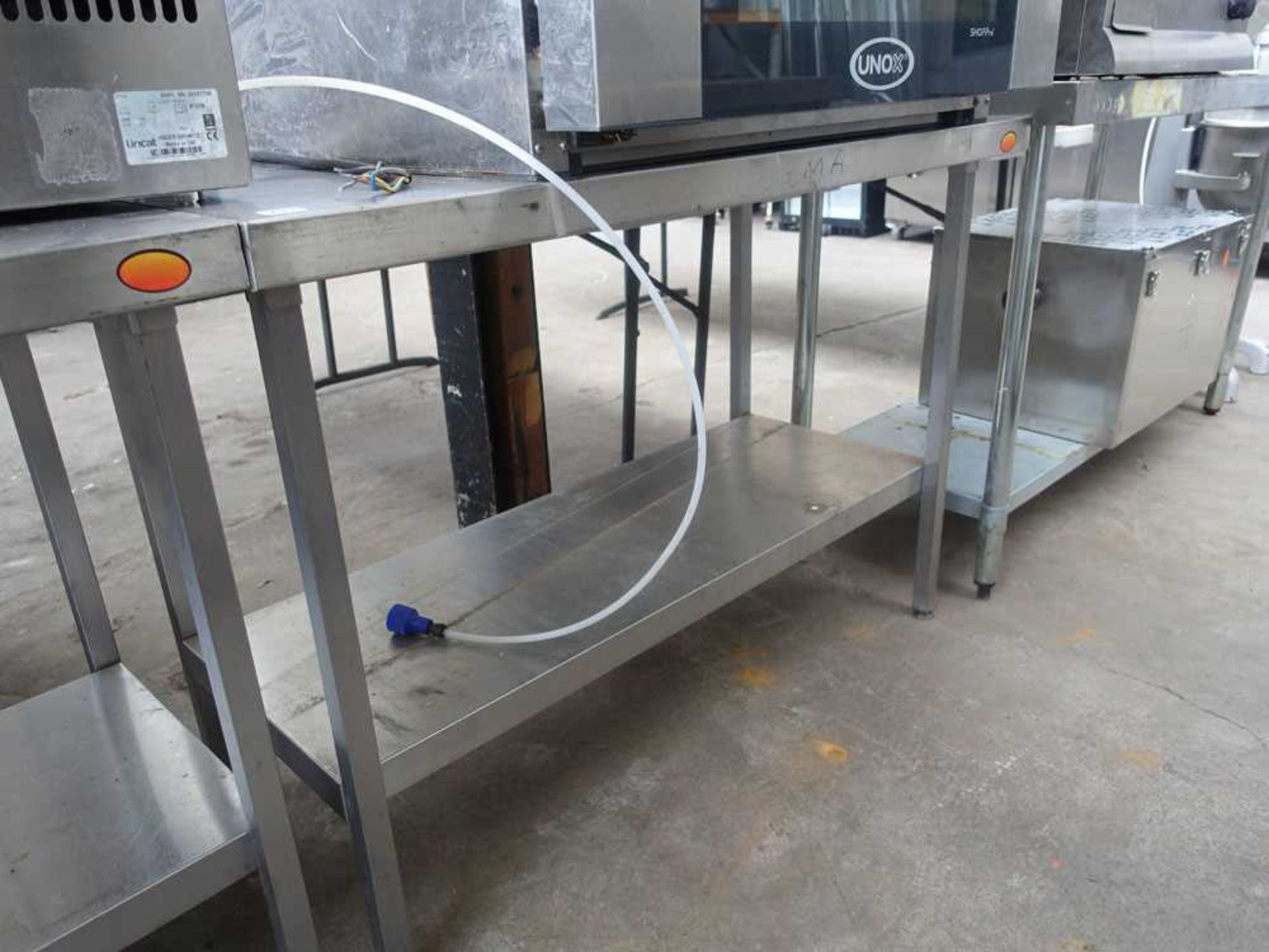 120cm stainless steel preparation table with a shelf under