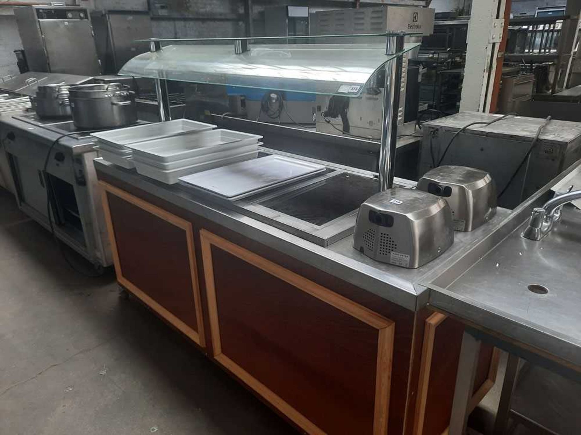 190cm electric mobile heated carvery type serving unit with 4 ceramic plates, overhead heated - Image 3 of 4