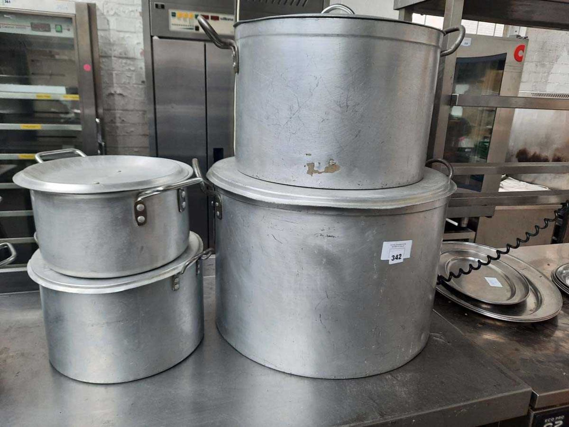 +VAT 4 x large graduated sized aluminium cooking pots with handles and lids
