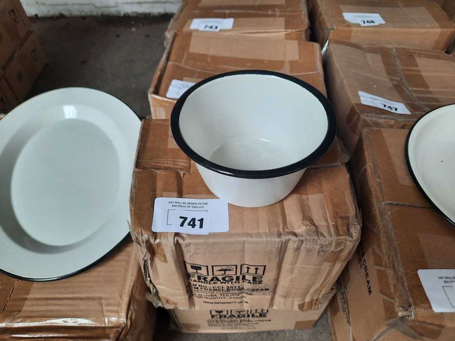 +VAT 2 boxes of 16 13cm enamel bowls in cream (32 in total)