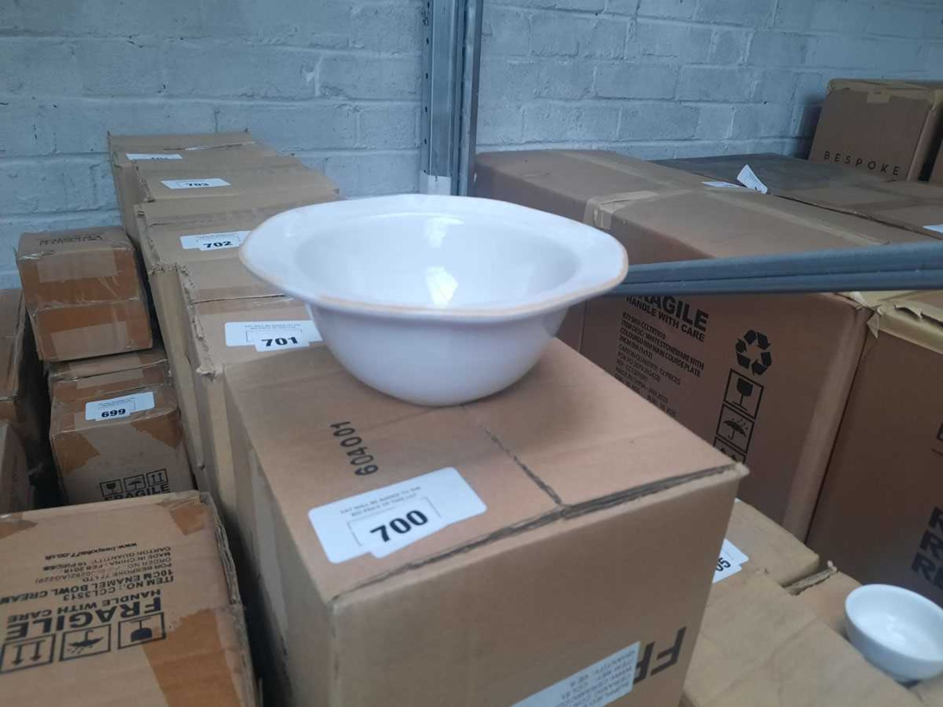 +VAT 2 boxes of 6 stoneware bowls with wavy edges (12 in total)