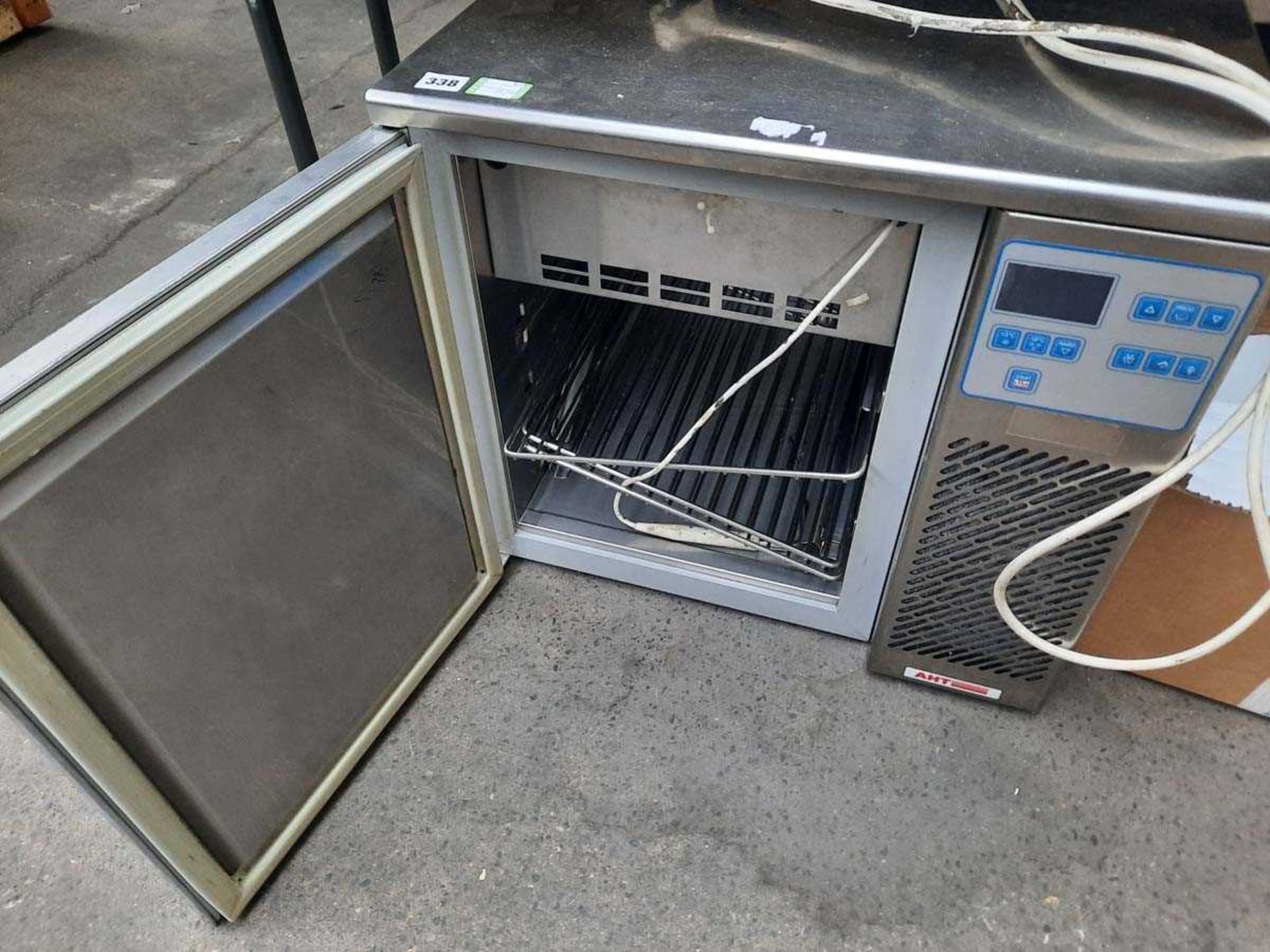 56cm AHT bench top blast chiller - Image 2 of 2