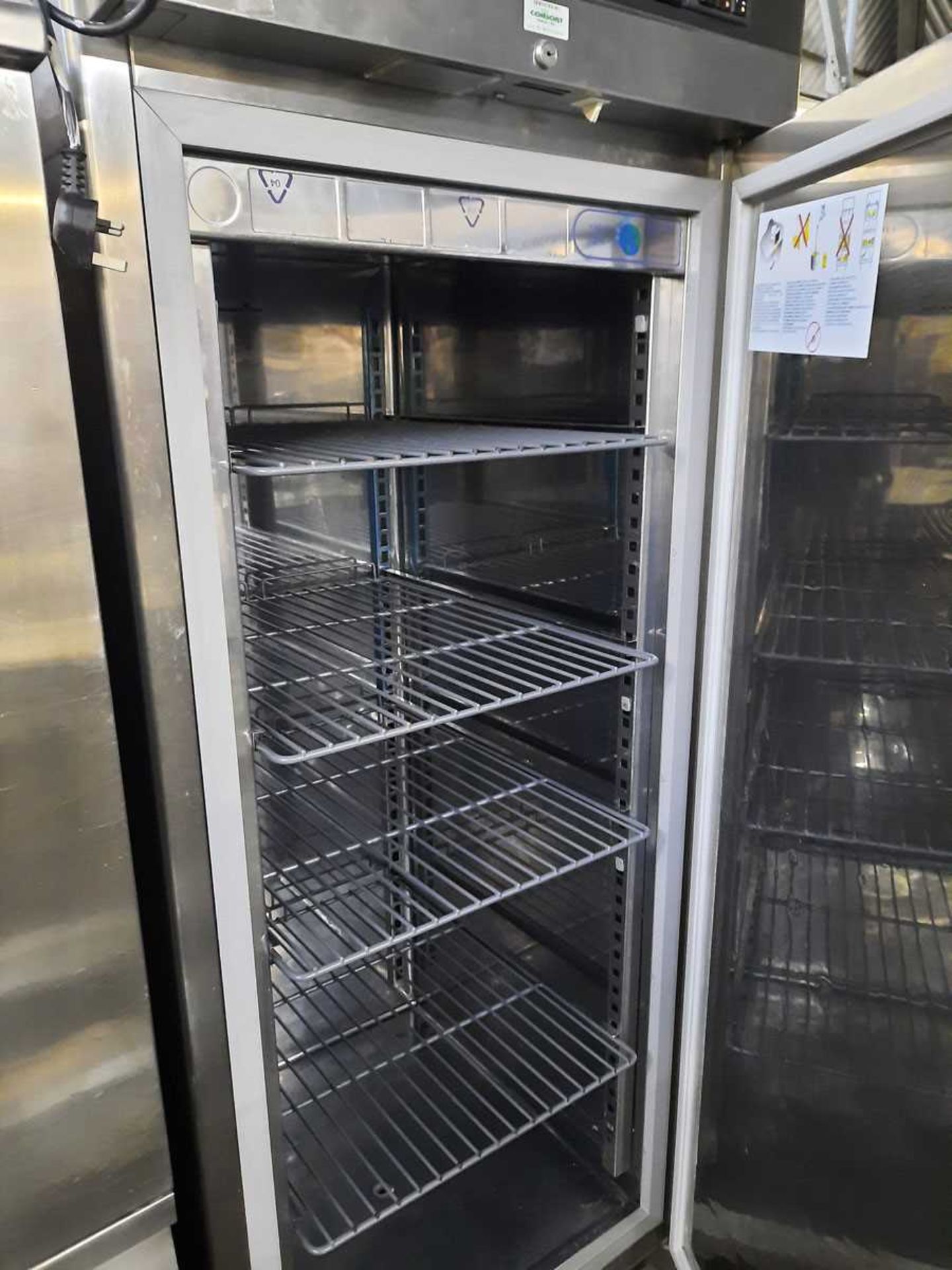 75cm Zanussi single door fridge - Image 2 of 4