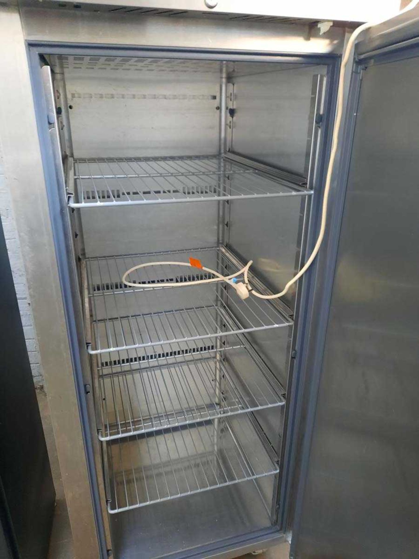 +VAT 73cm Williams HJ1SAR2 single door fridge - Image 2 of 2