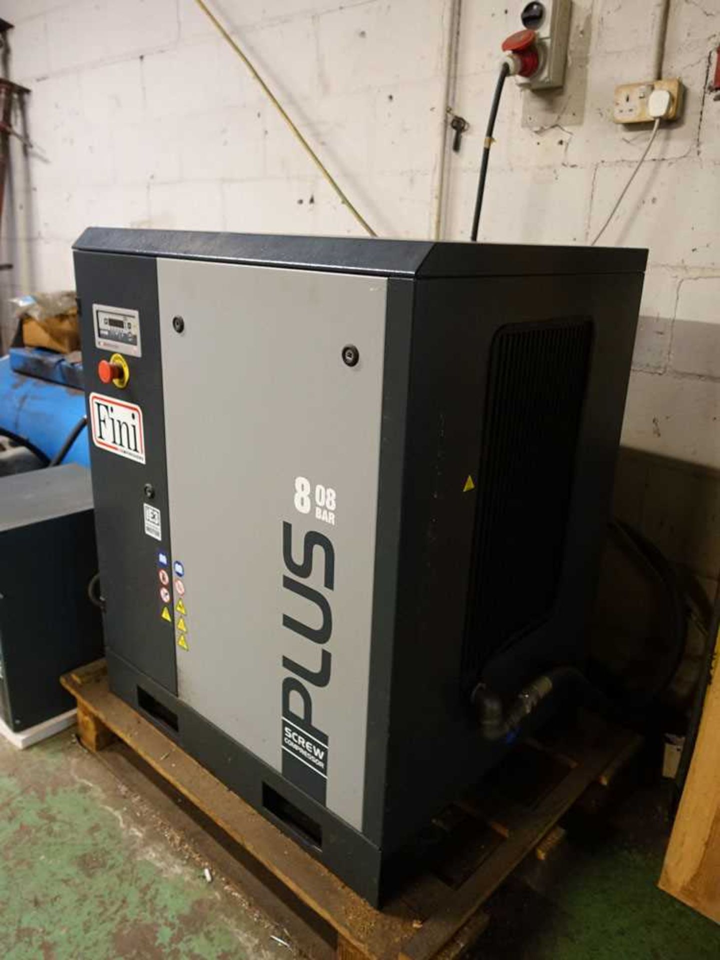 +VAT Fini Plus 8-08 bar packaged screw compressor with receiver tank and Atlas Copco FX5 air - Image 2 of 3