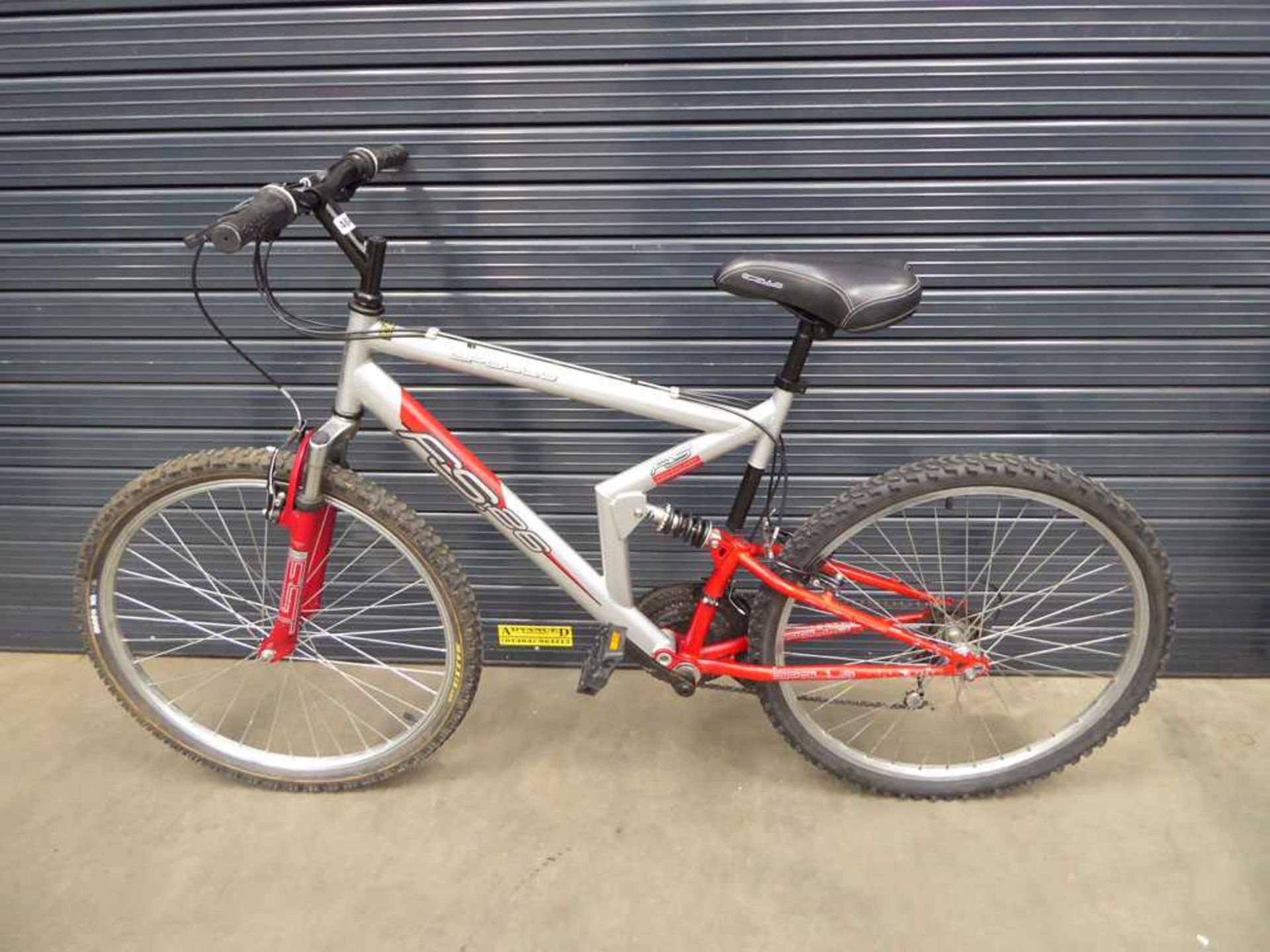 Apollo silver and red gents mountain bike
