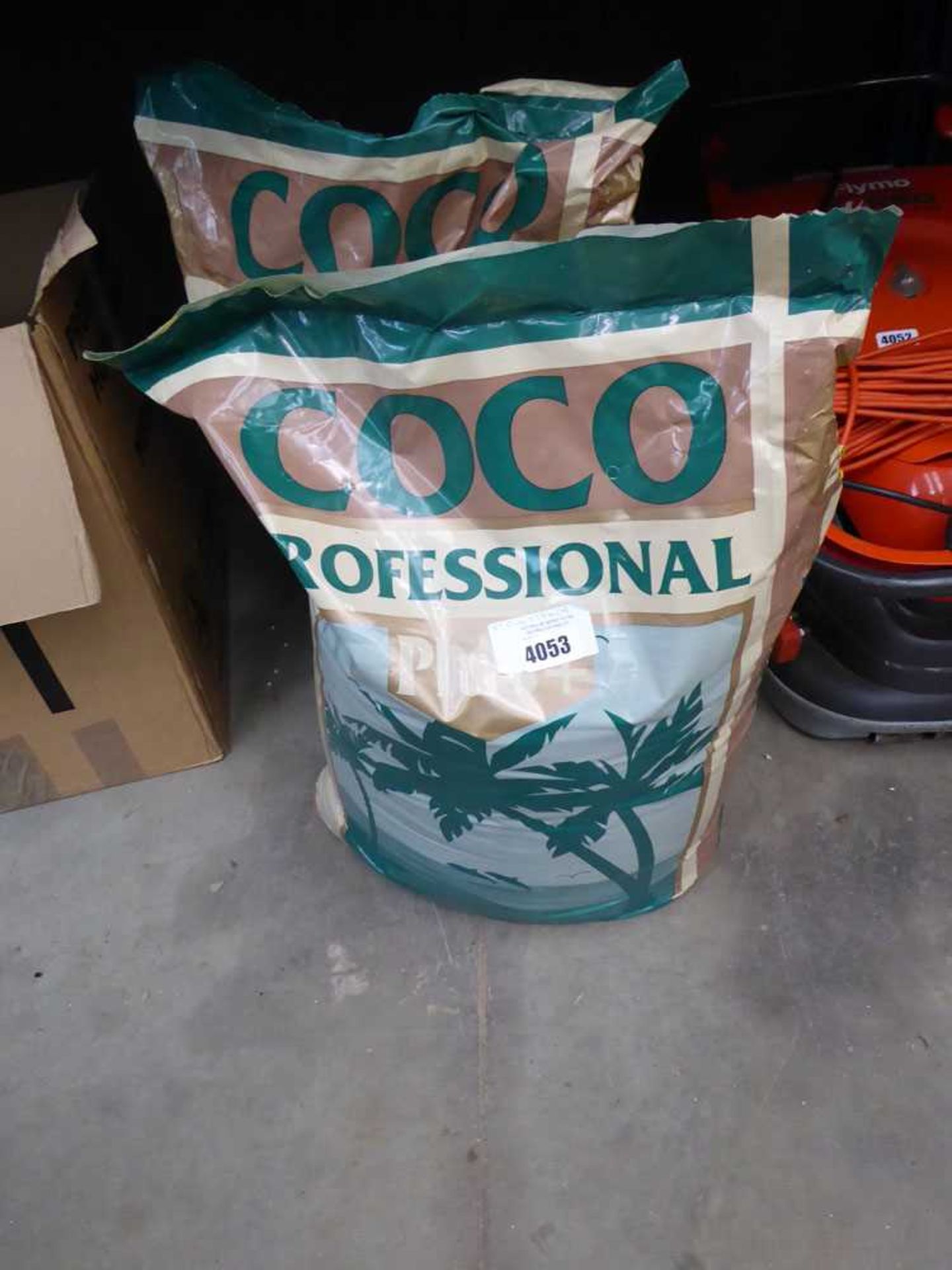 +VAT 2 bags of Coco Professional Plus soil