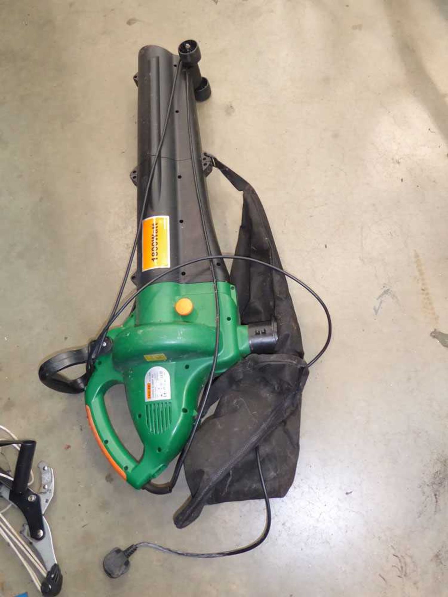 Challenge green electric leaf blower