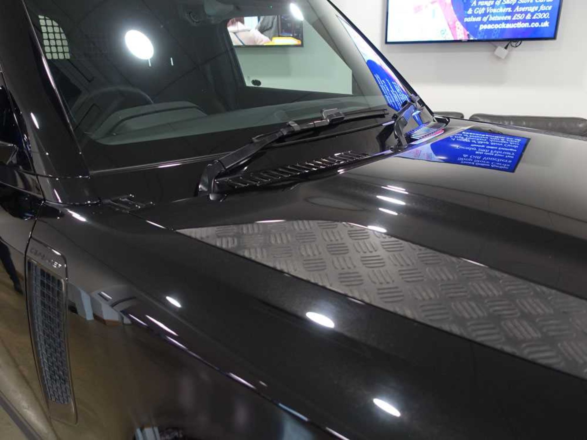 +VAT AX21 00G (2021) Land Rover Defender Hardtop D MHEV, automatic, 2 door panel van LGV in black, - Image 7 of 22