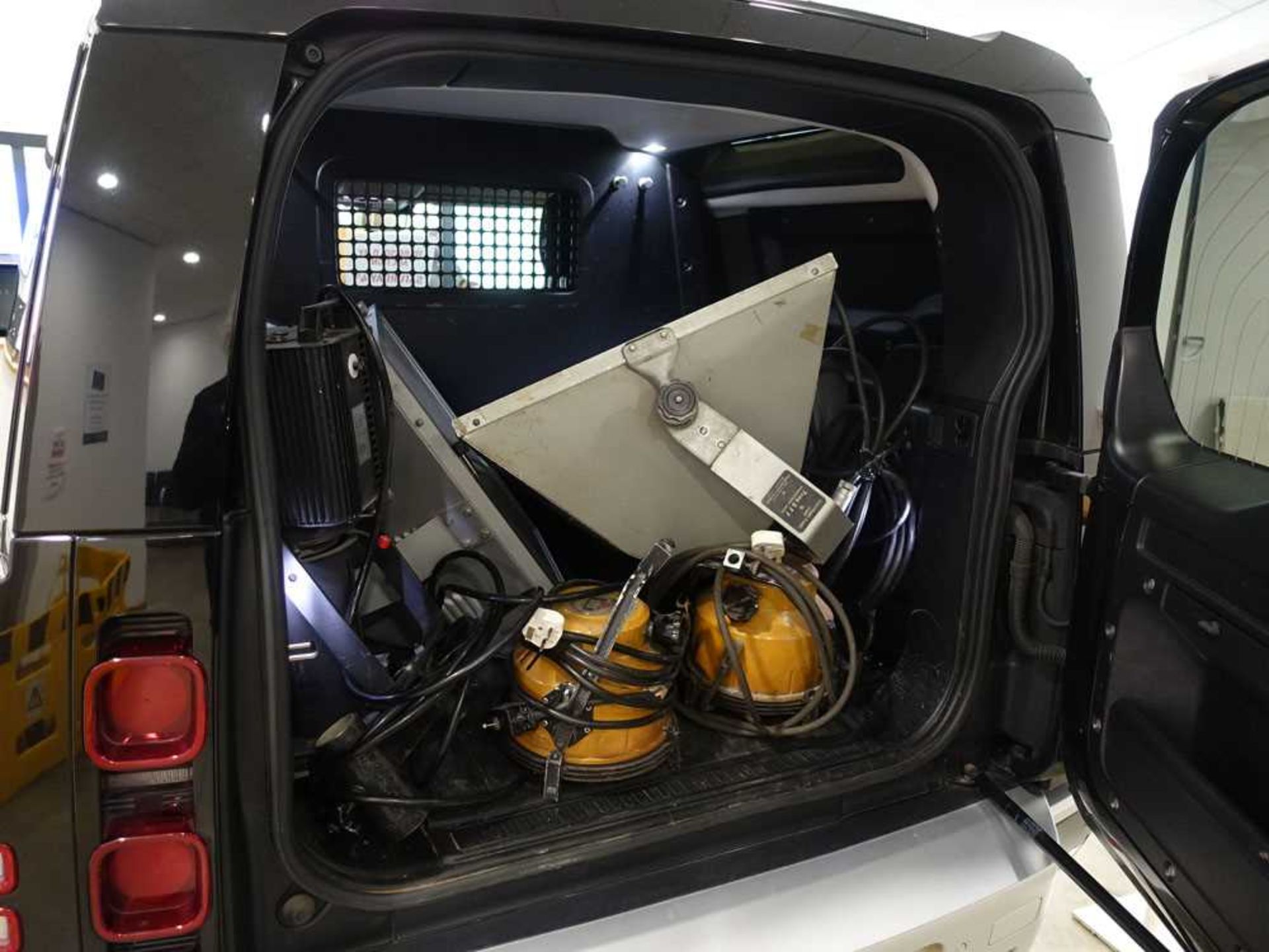 +VAT AX21 00G (2021) Land Rover Defender Hardtop D MHEV, automatic, 2 door panel van LGV in black, - Image 17 of 22