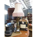 +VAT Metal table lamp with eagle to the column