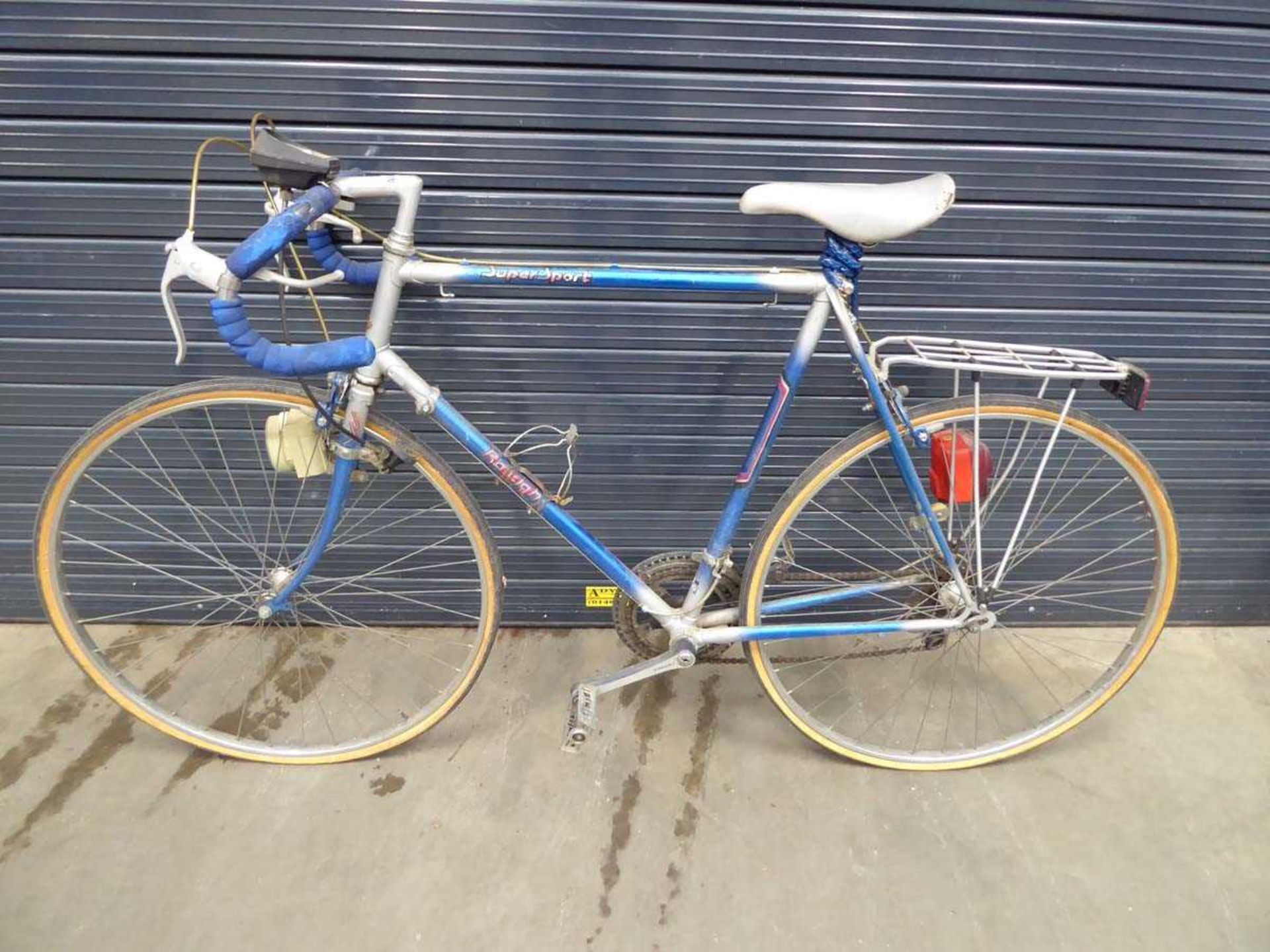 Raleigh blue and silver gents racing bike