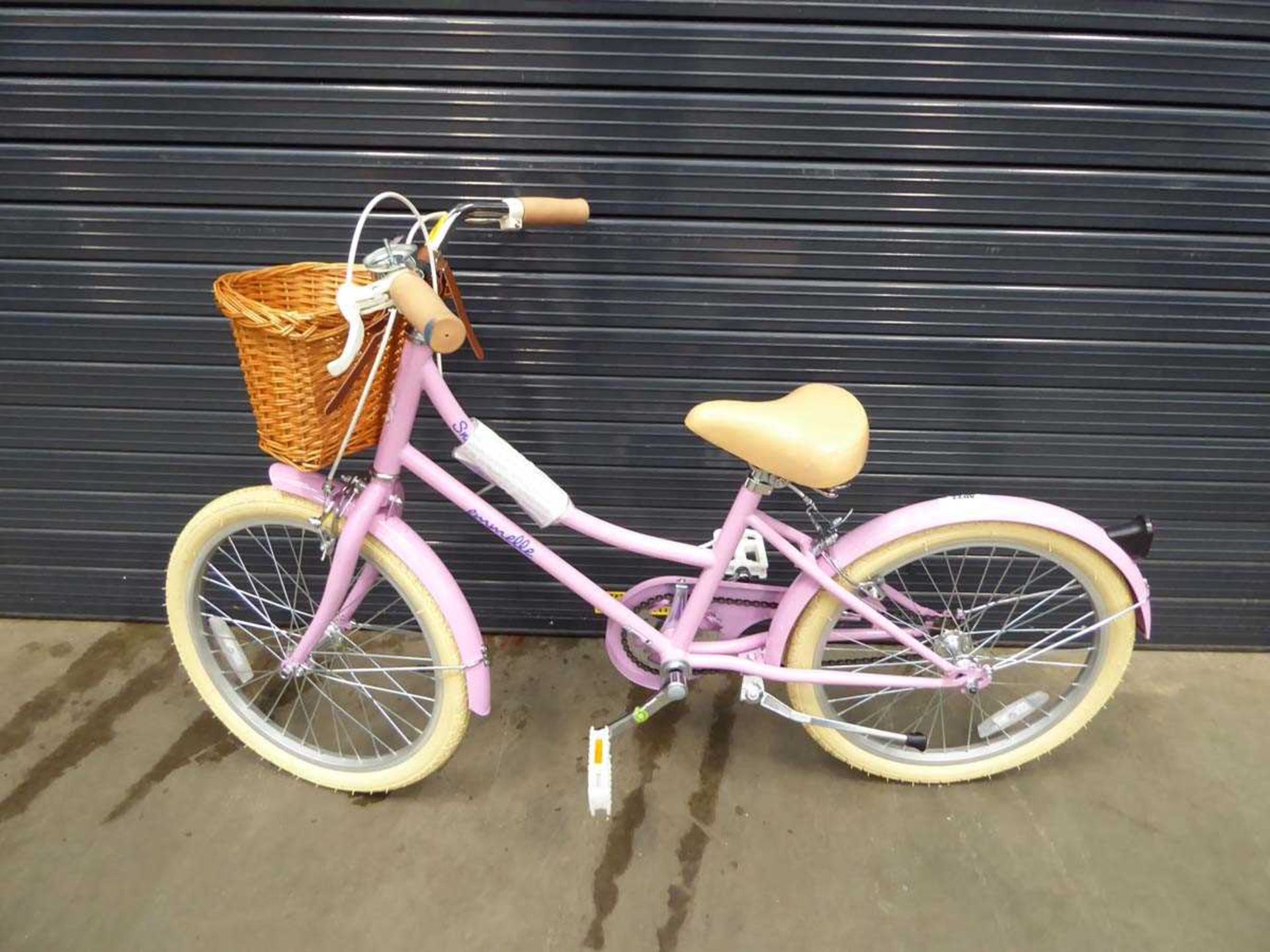 +VAT Pink Emmelle girls cycle with front basket