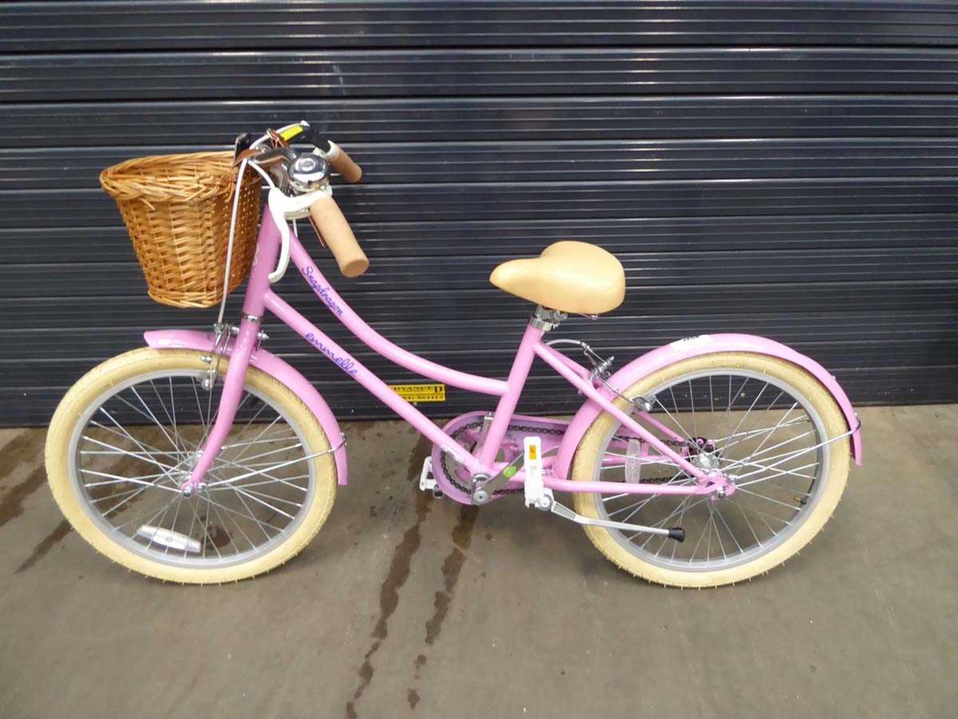 +VAT Pink Emmelle girls cycle with front basket