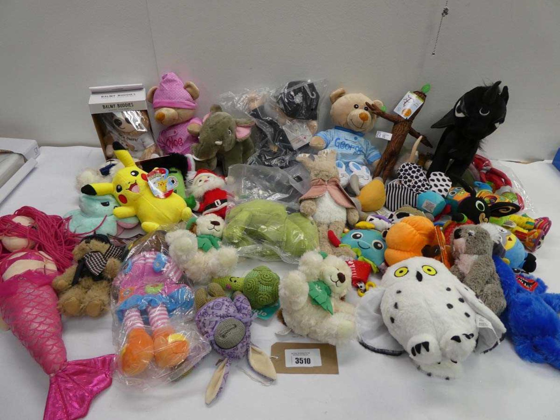 +VAT Selection of soft cuddly toys and dolls