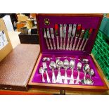 2 x cased cutlery sets