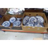 2 boxes containing a quantity of Yuan wooden suns blue and white china