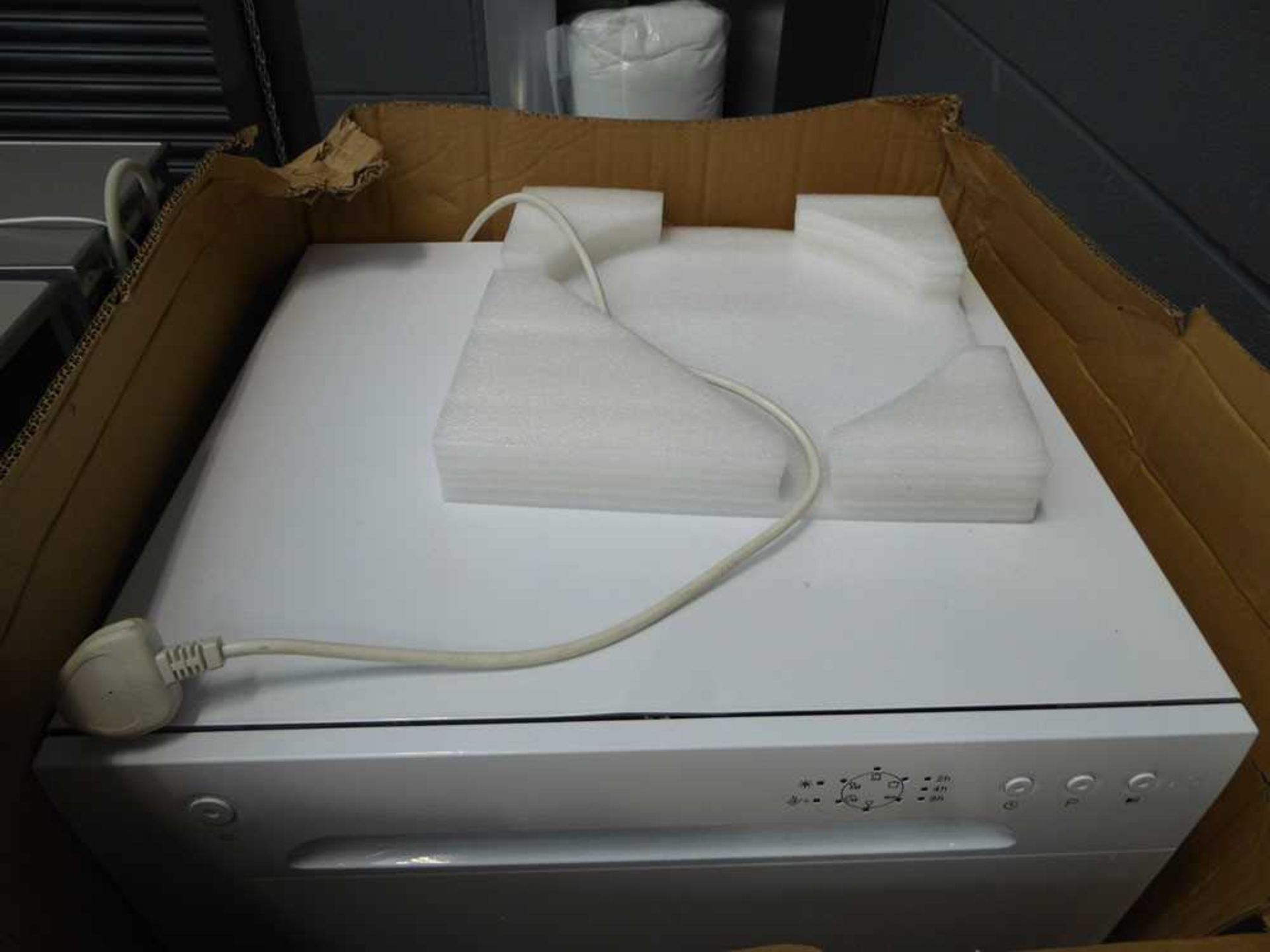 +VAT Table top dish washer