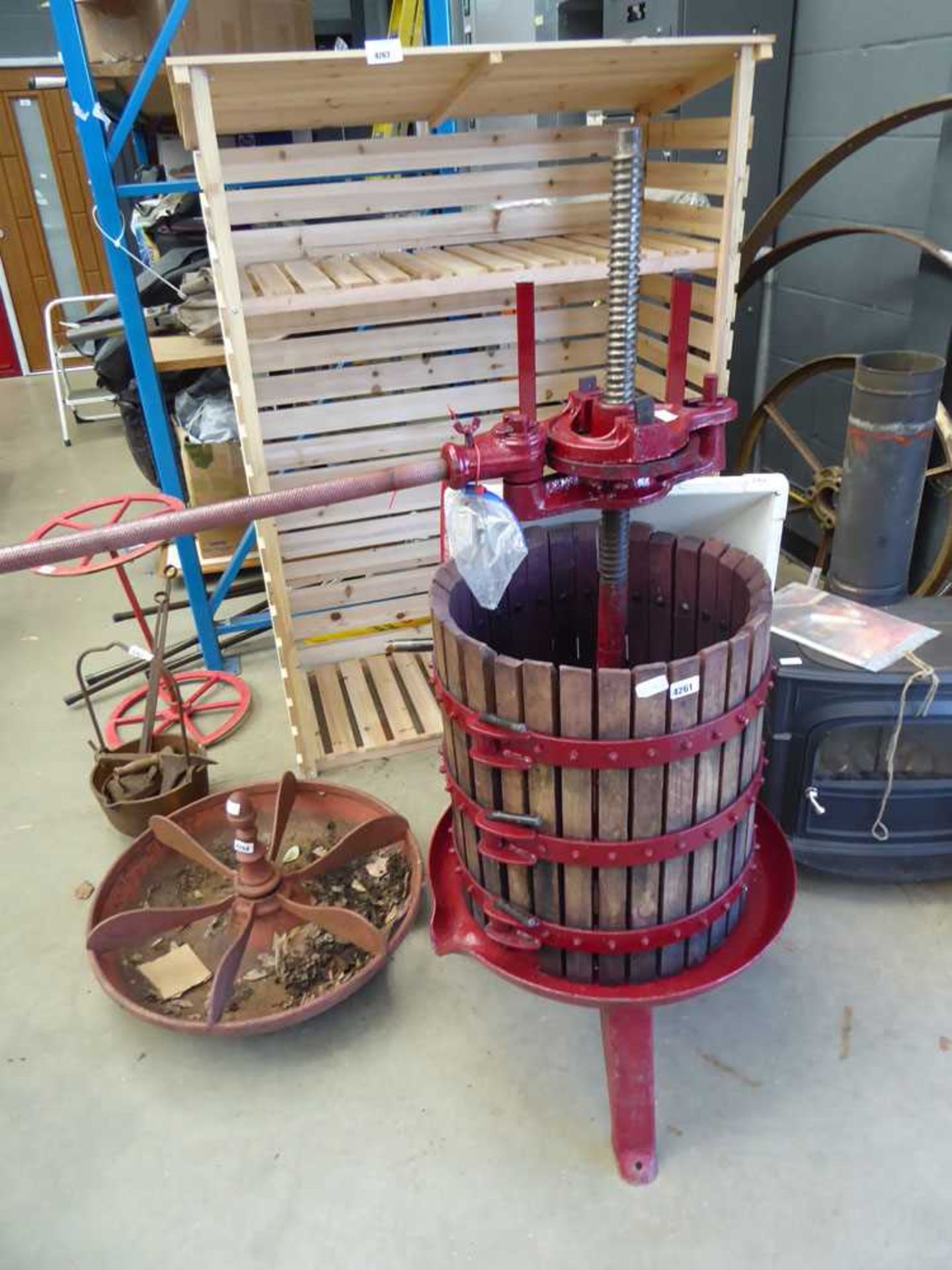 Grape press complete with rollers