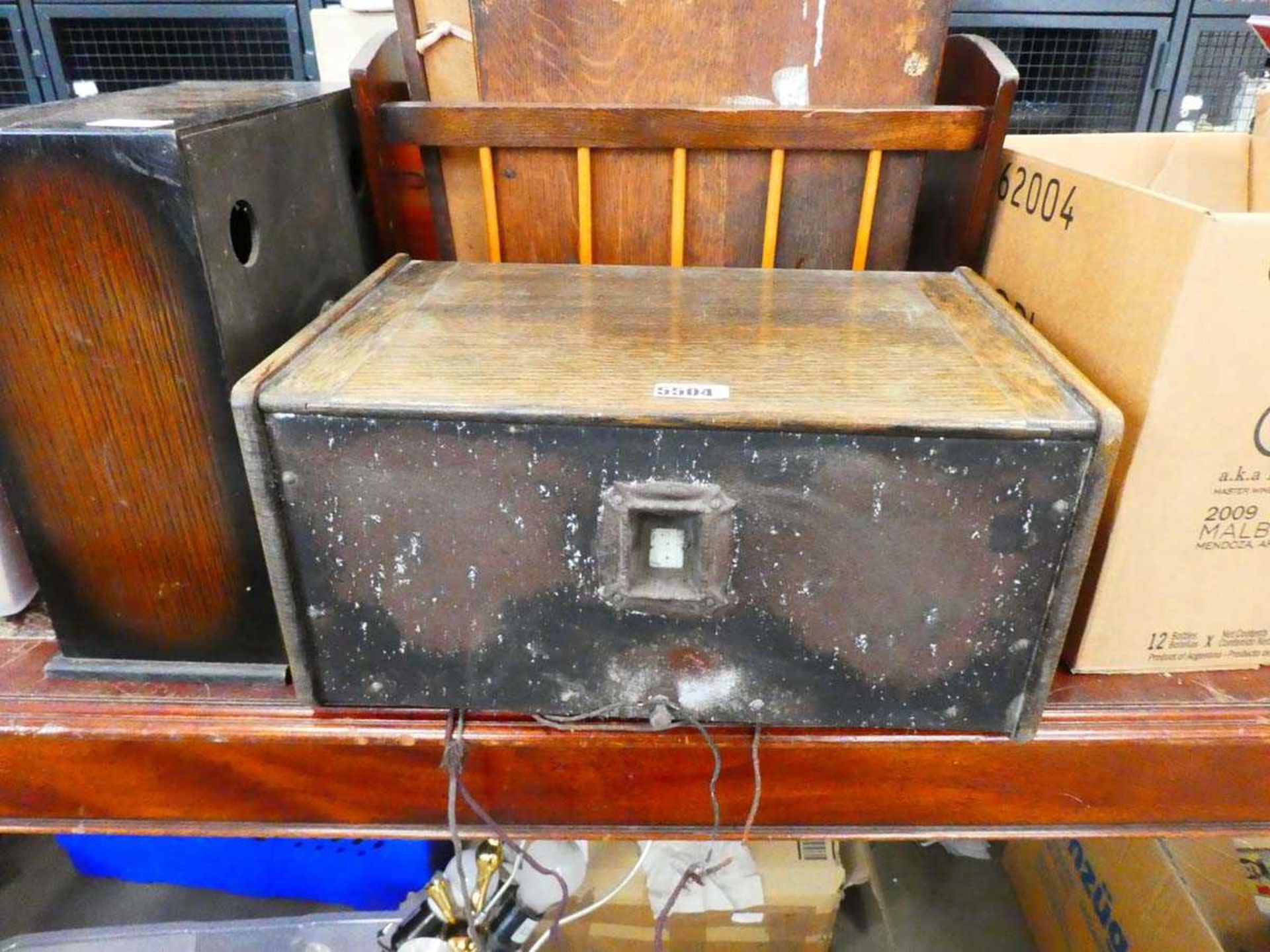 Vintage speaker, radio, magazine rack and quantity of pictures