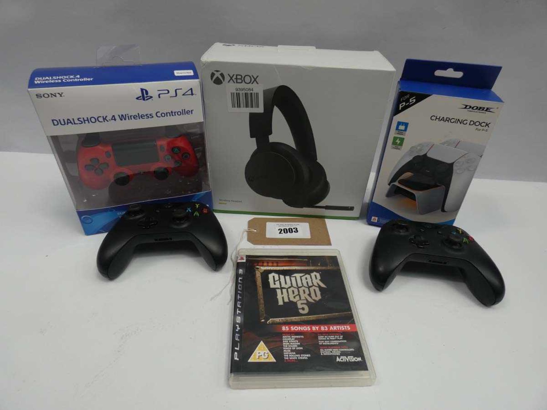 +VAT Xbox wireless headset, PS4 DualShock4 controller, 2 Xbox controlers, PS5 controller charging