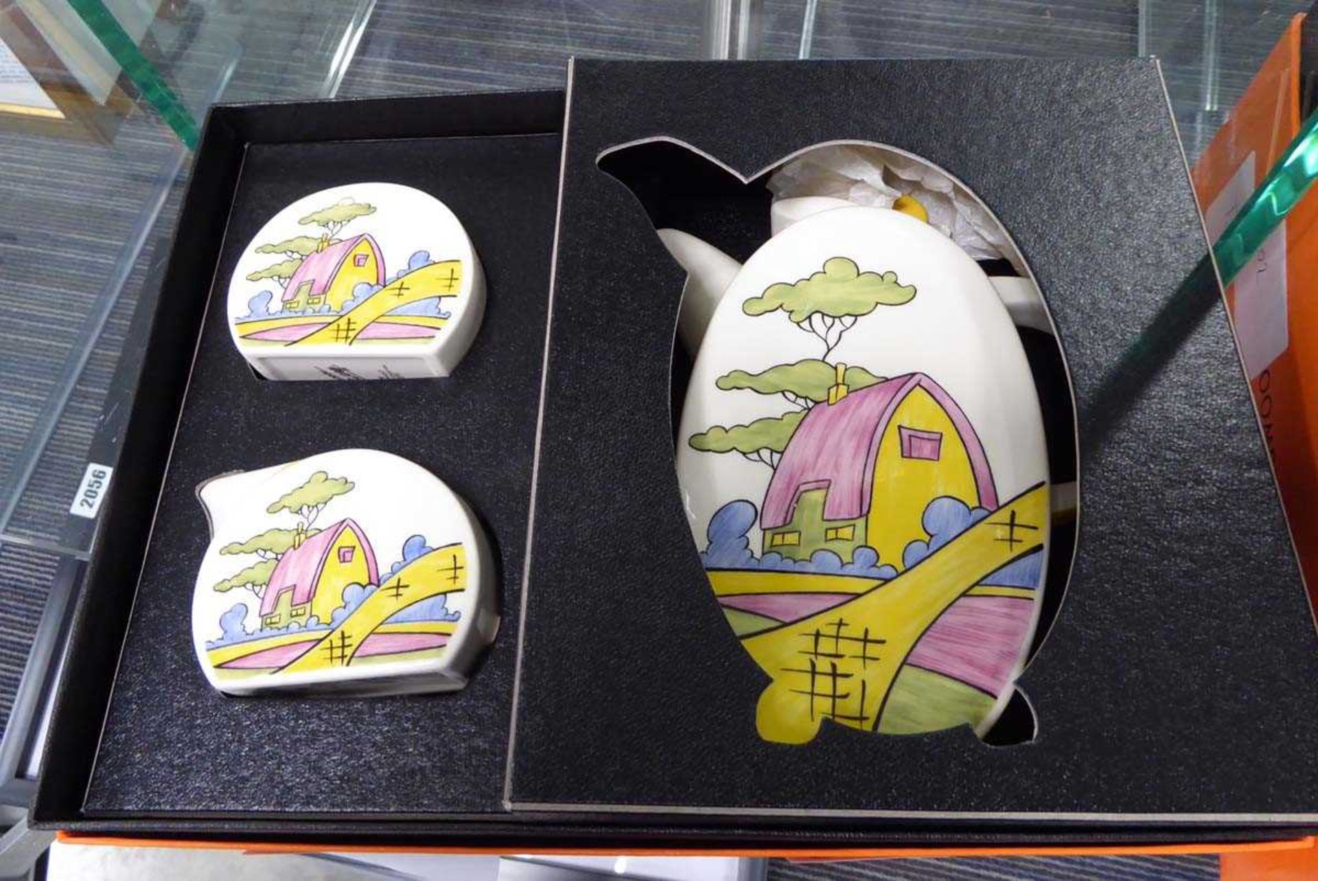 2 Wedgwood Clarice Cliff collection sets - Bizarre coffee set and tea set with boxes - Image 3 of 5