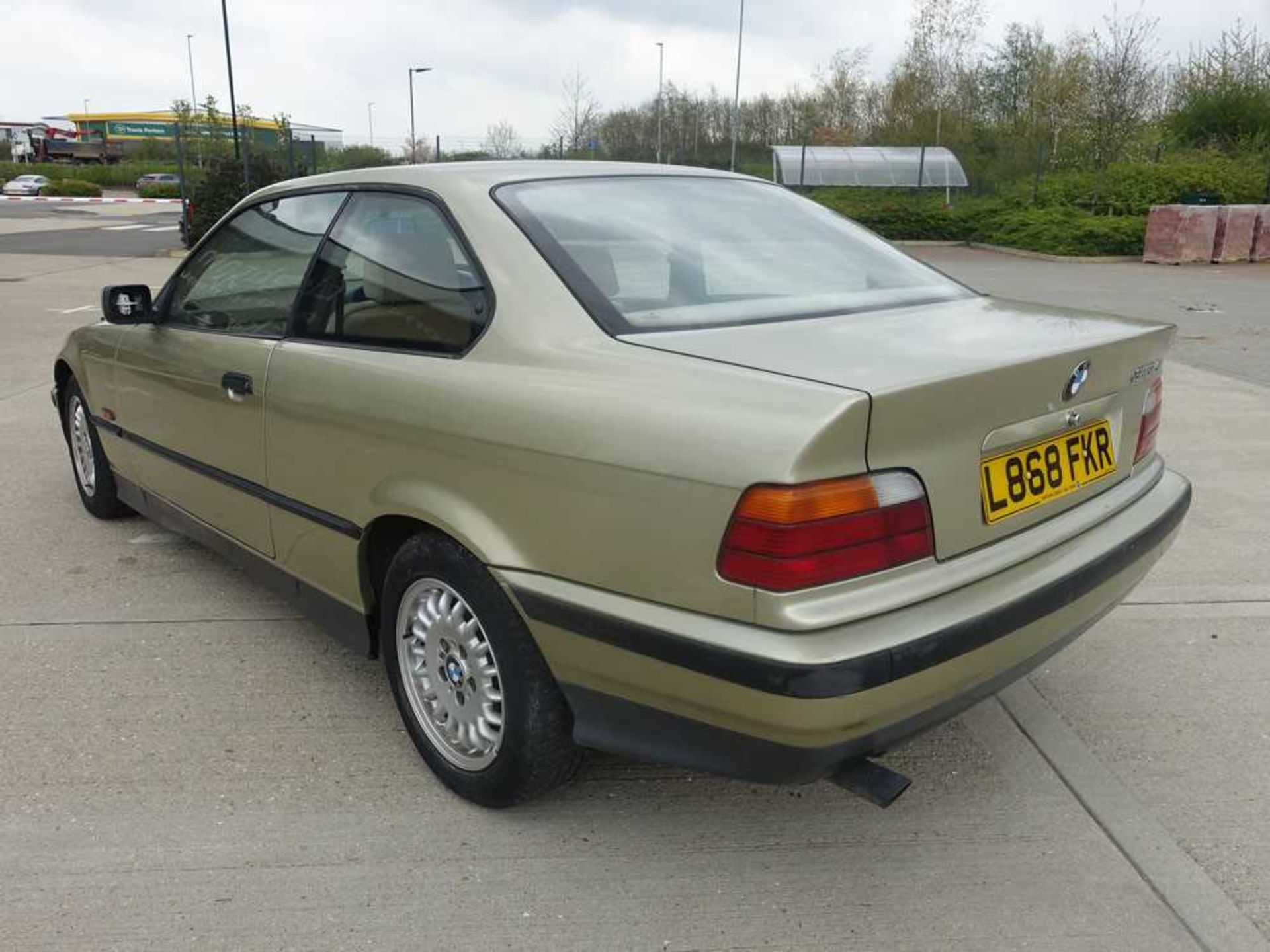 BMW 318 i S Auto Coupe in gold, first registered 16.04.1994, registration plate L868 FKR, 2 door, - Image 5 of 12