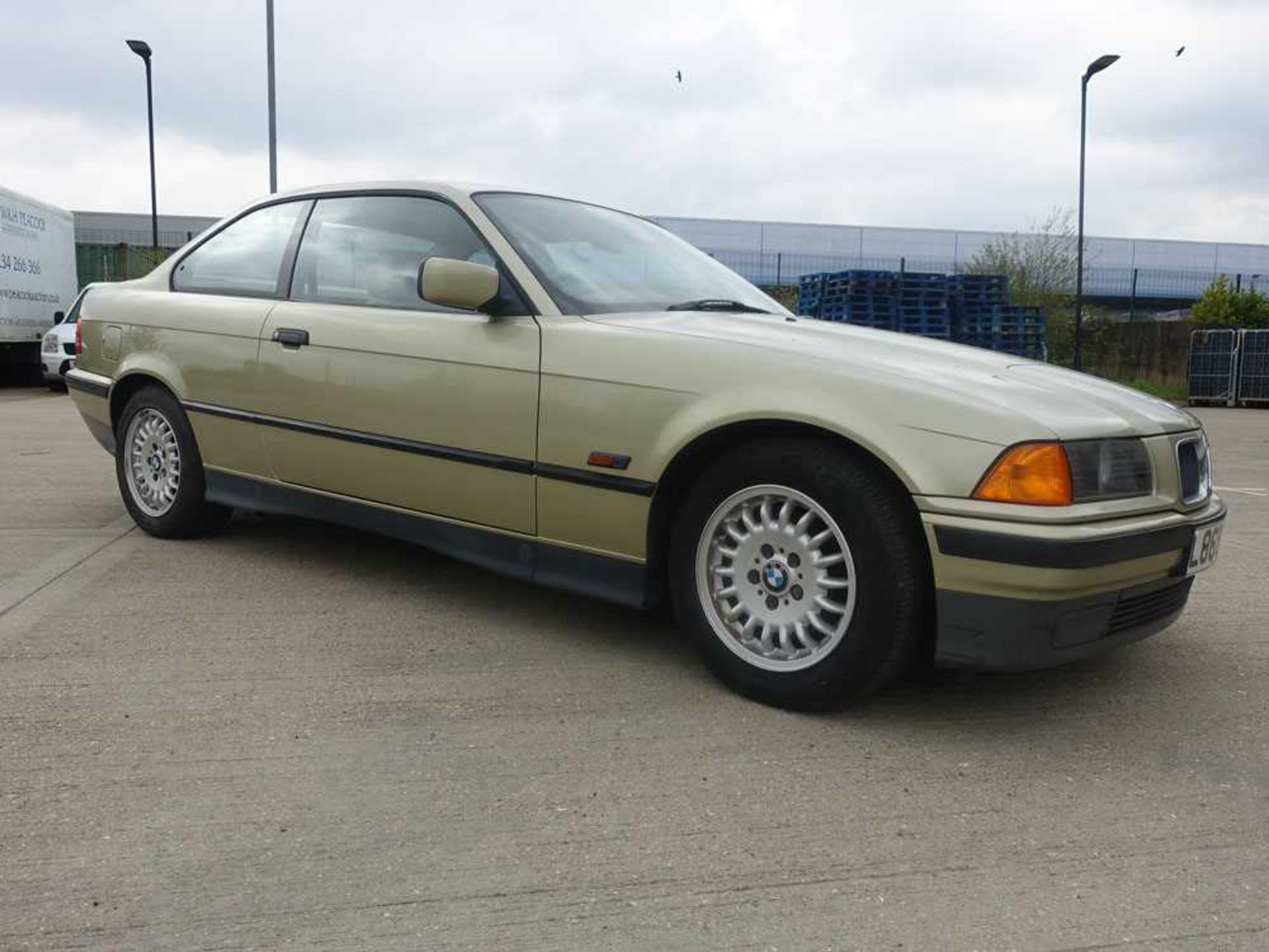 BMW 318 i S Auto Coupe in gold, first registered 16.04.1994, registration plate L868 FKR, 2 door, - Image 2 of 12