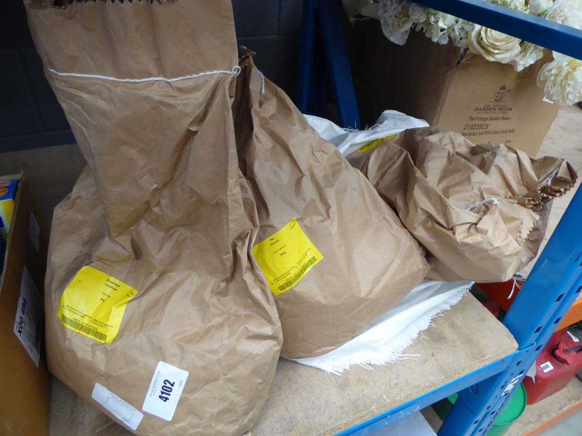 +VAT 3 bags containing broad beans and pea seeds