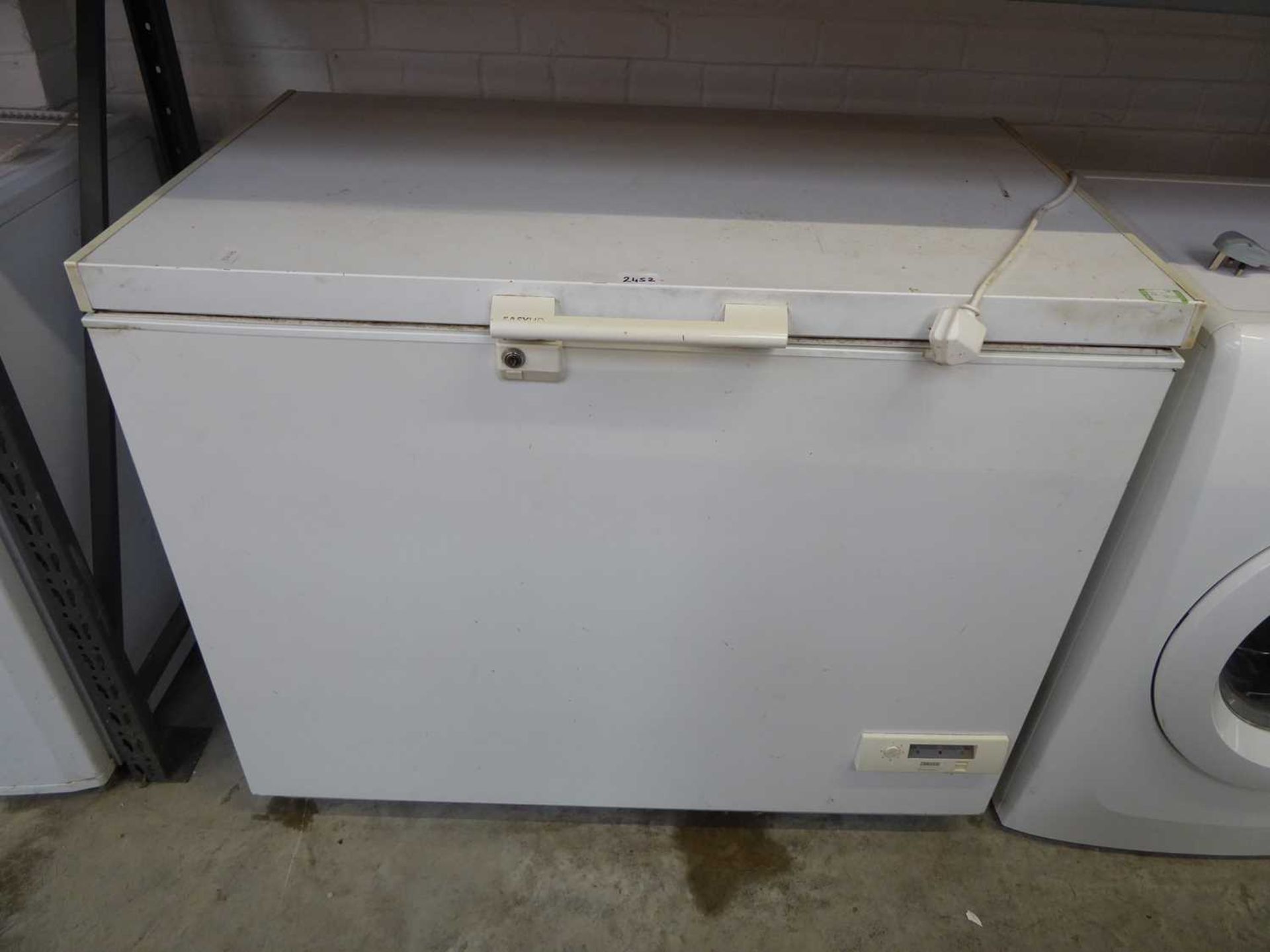 Chest freezer