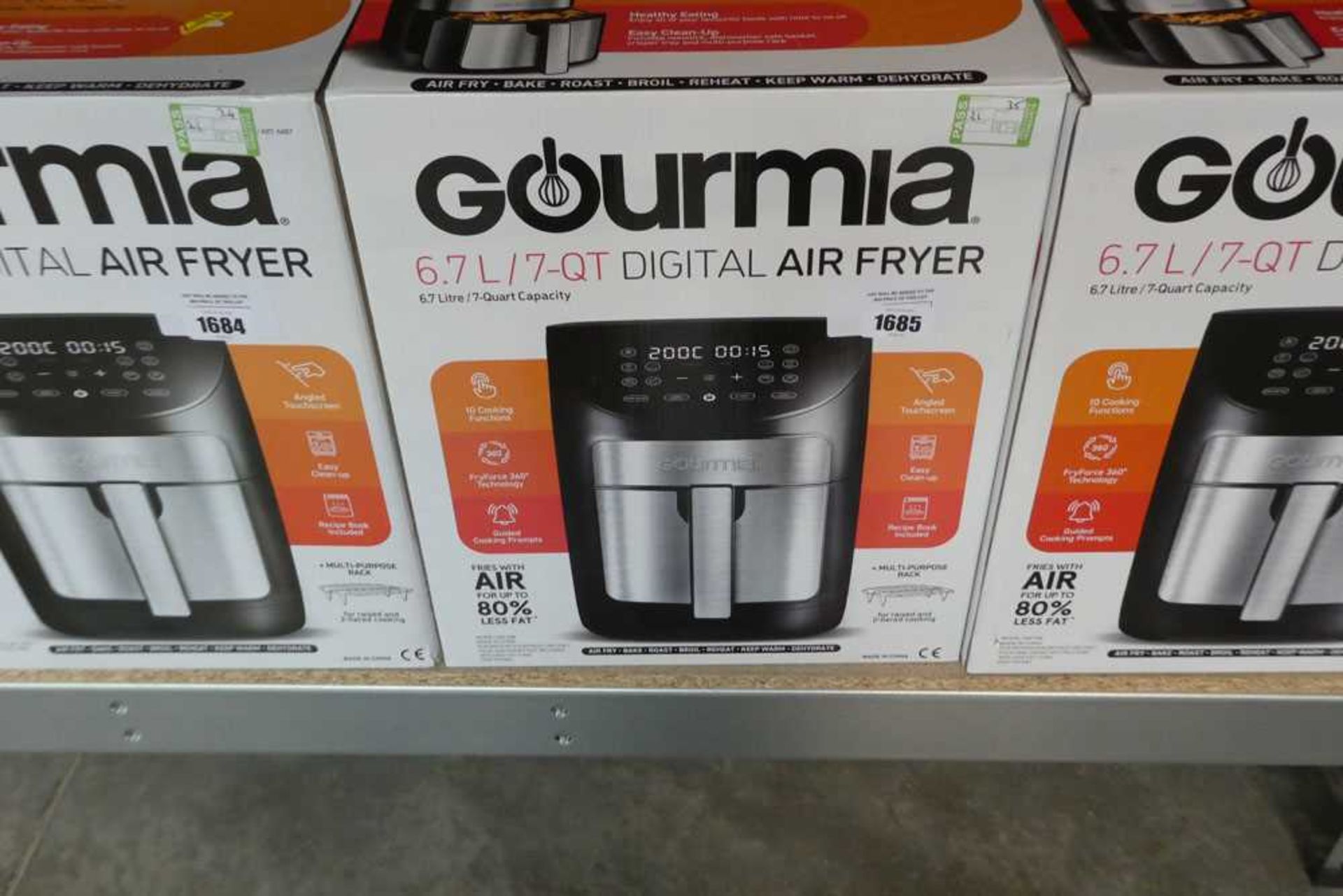 +VAT Gourmia digital air fryer in box