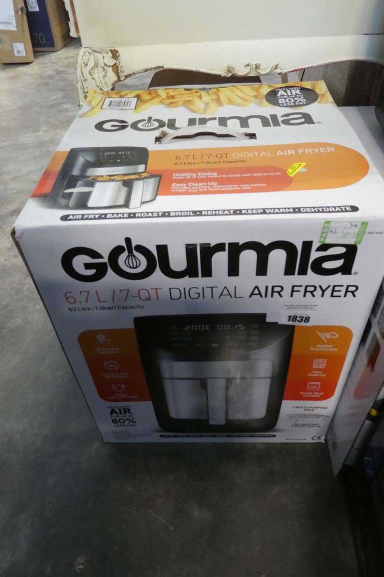 +VAT Gourmia 6.7L digital air fryer in box