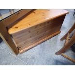 Modern pine blanket box