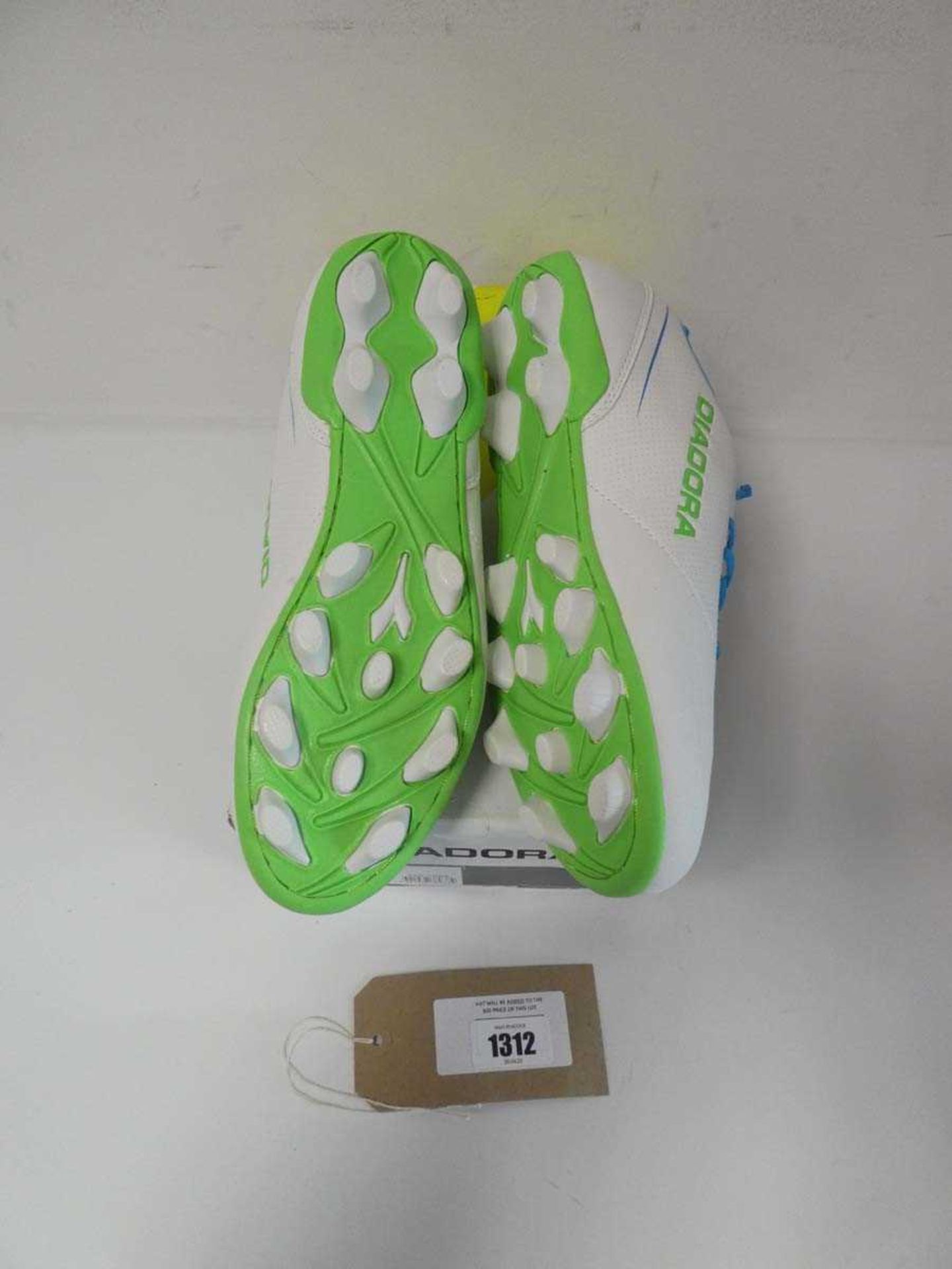 +VAT Diadora shoes in white/green size UK9 (boxed) - Image 4 of 4